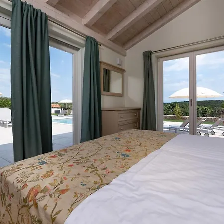 Mirana Luxury