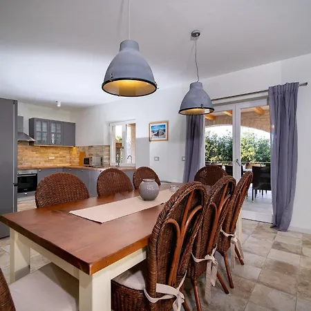 Mirana Luxury