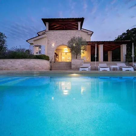 Mirana Luxury Villa *