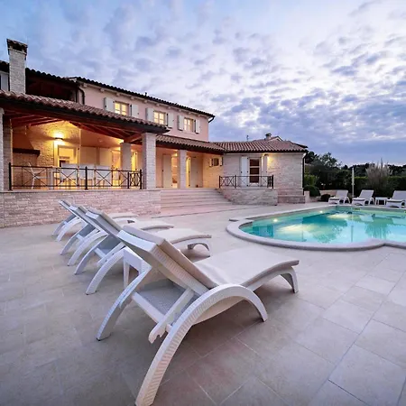 Mirana Luxury
