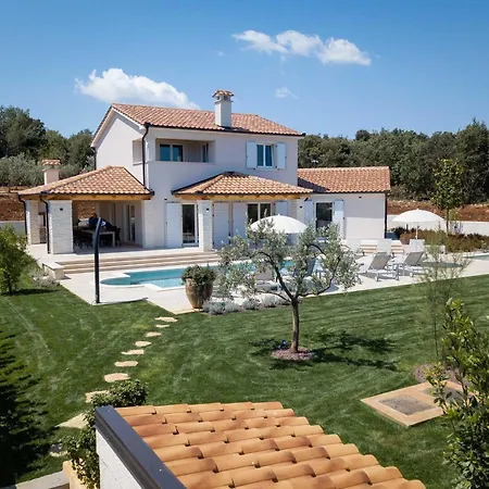 Mirana Luxury