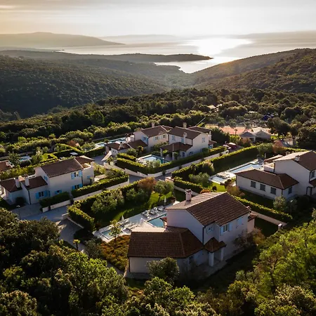 Mirana Luxury Villa *